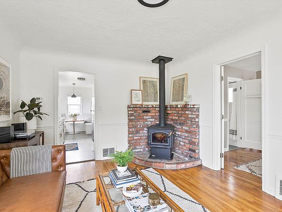 5th image of 3328 W Garland Ave