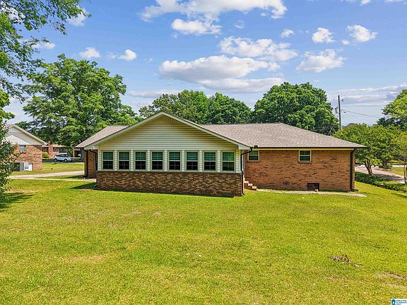 5th image of 2612 Vann Dr