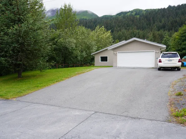 1705 Resurrection Blvd, Seward, AK 99664