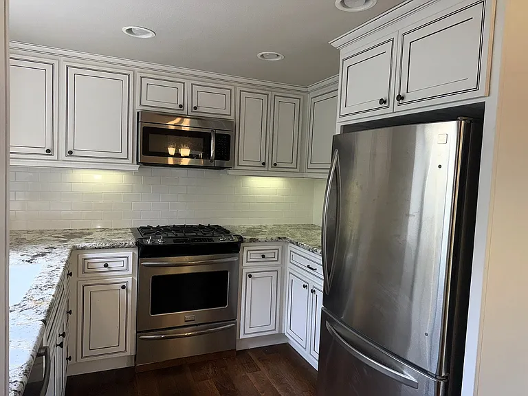 875 E Cromwell Ave — Photo 4