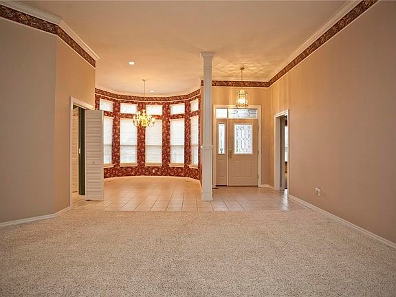 3rd image of 2901 Loring St