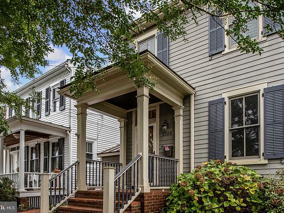 5th image of 1304 Sophia St