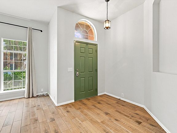 4th image of 2812 Thorncreek Ln