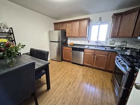 4th image of 6050 Lake Bluff Dr Unit 201