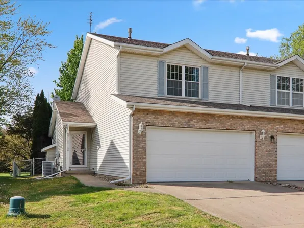 2 Reading Rd, Bloomington, IL 61701