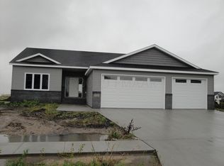 1322 Legion Ln W, West Fargo, ND 58078