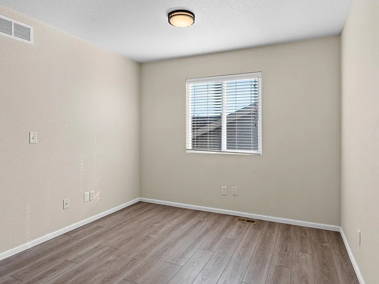 1657 Falcon Ridge Dr — Photo 26