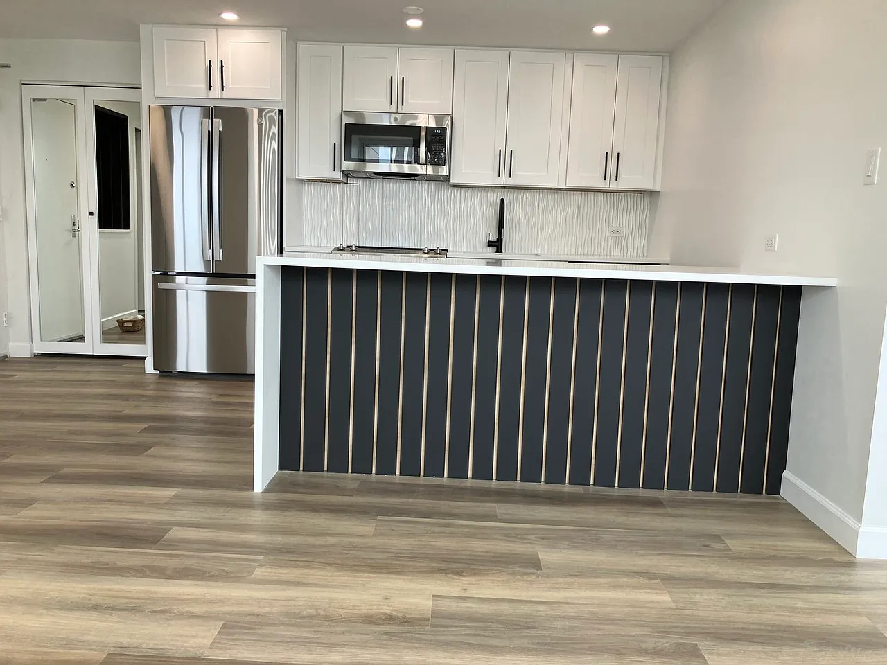 2 bed, 870 sqft, $3,250 — Photo 4