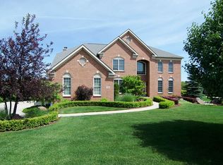 3764 N Century Oak Cir, Oakland, MI 48363