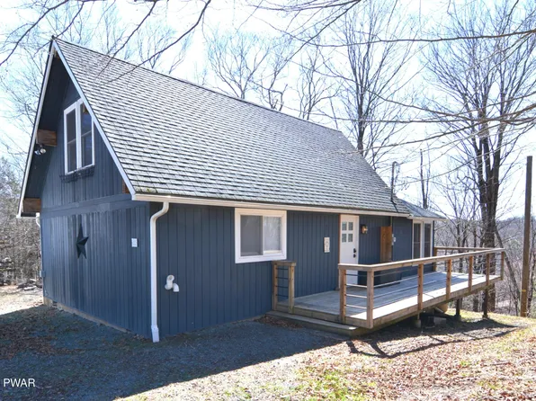 122 Ruffed Grouse Dr, Greentown, PA 18426