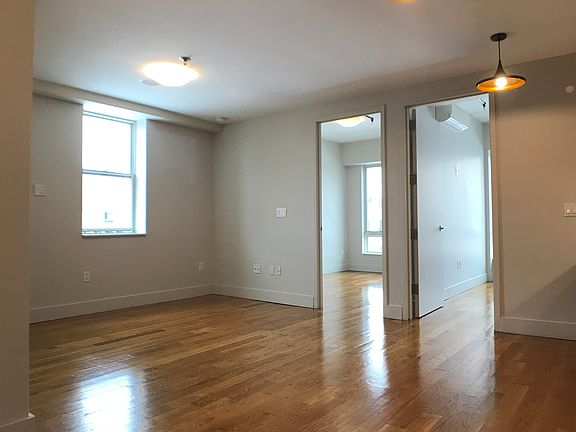 2nd image of 880 Dekalb Ave #603