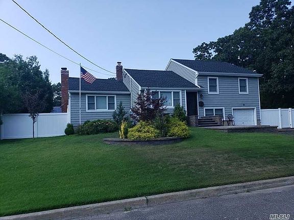 2nd image of 13 Bruce Ln