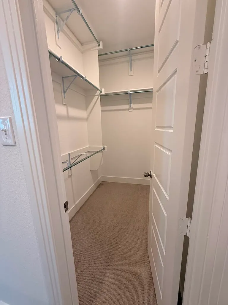 4 bed, 2282 sqft, $3,395 — Photo 3