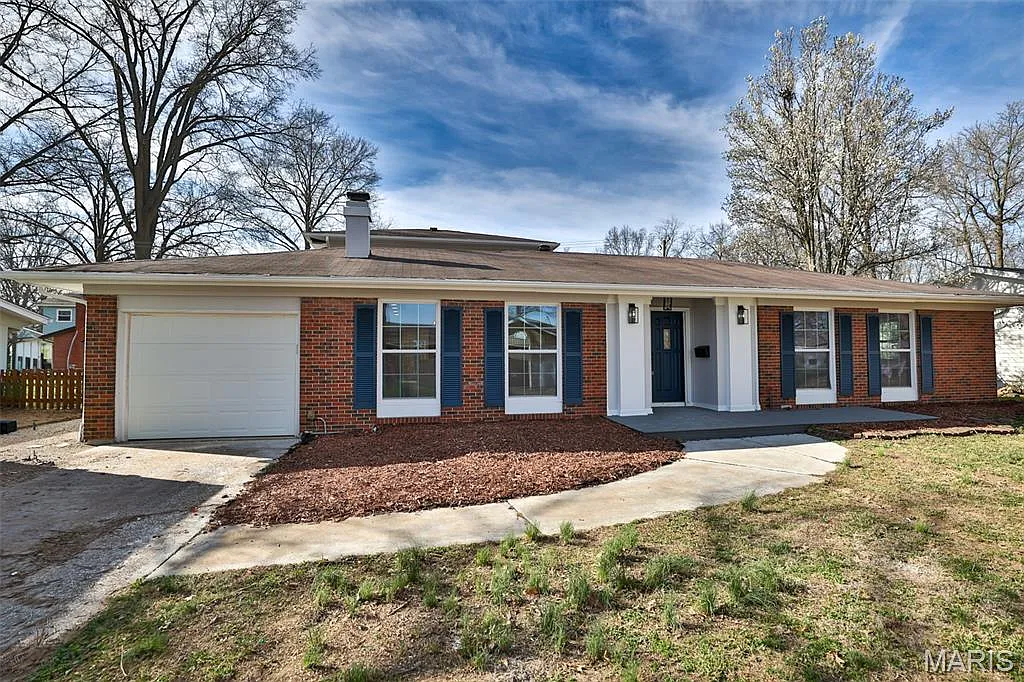 29 Coachlight Dr photo 1