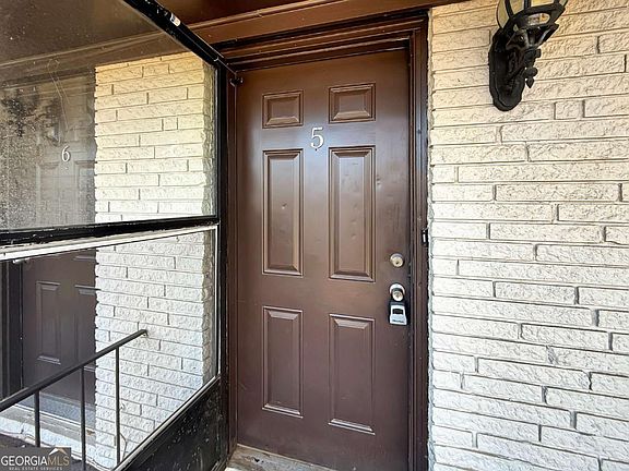 3rd image of 514 Clover Dr APT 5