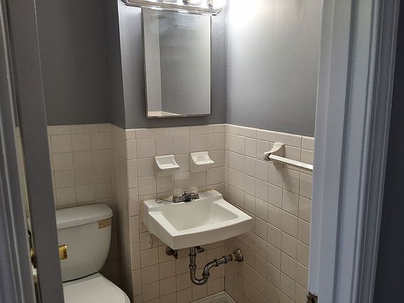 5th image of 284 University Dr APT 16
