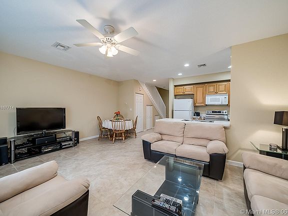 Home For Sale In Bella Villagio