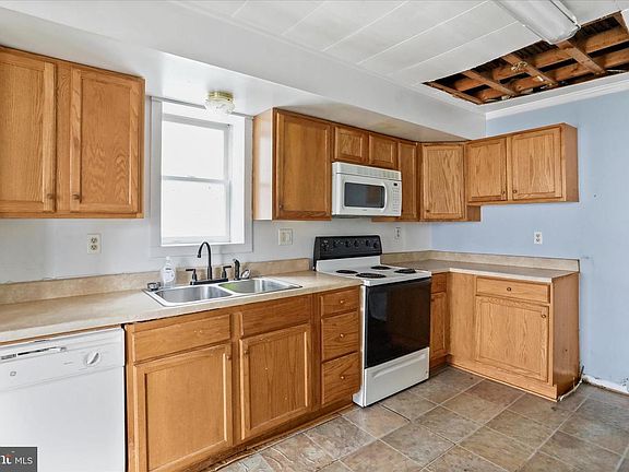 5th image of 83 Knobley St