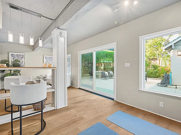 205 Caldwell Ave — Photo 10