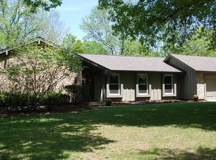 12615 Cherokee Ln, Leawood, KS 66209