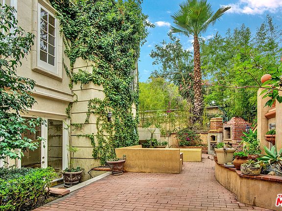 3rd image of 1556 N Beverly Glen Blvd