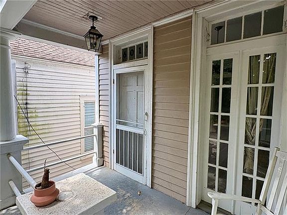 2nd image of 6017 Annunciation St