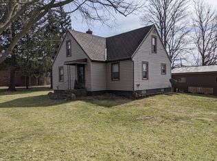 7 N Main St, Savannah, OH 44874
