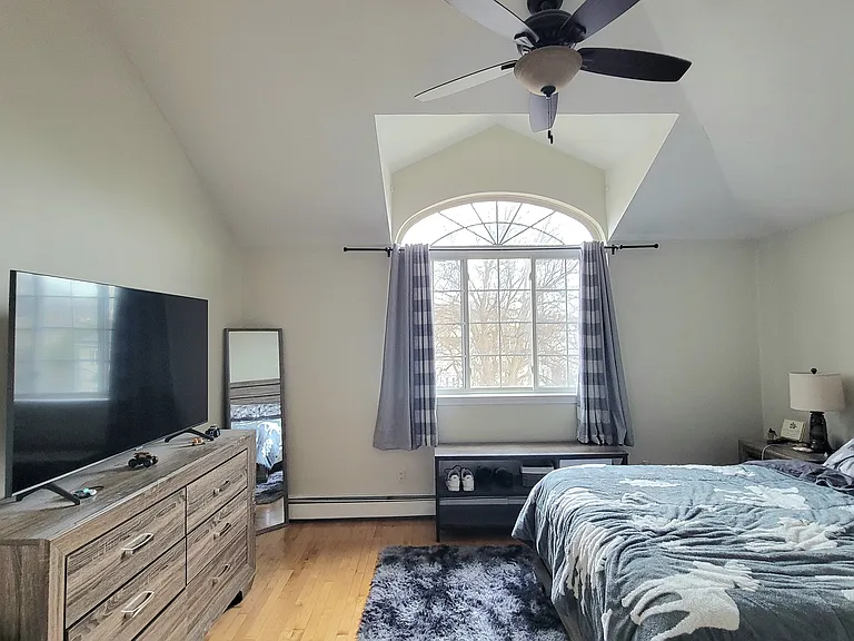 606 Main St #1 — Photo 14