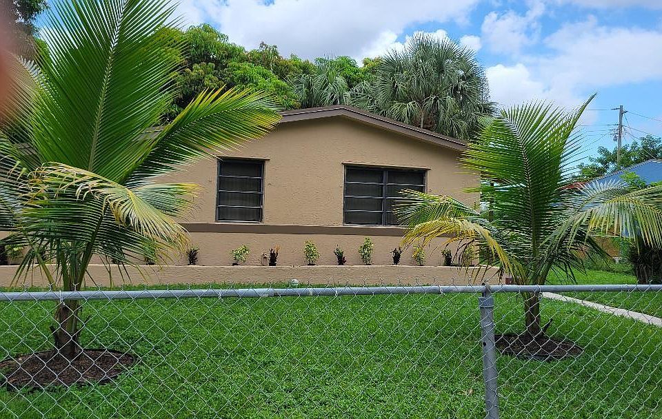 1st image of 920 NW 34th Avenue