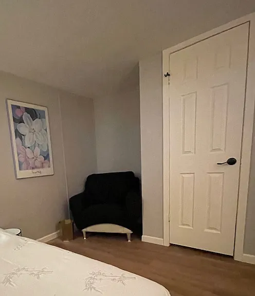 Black room, West bedroom (10'x15')