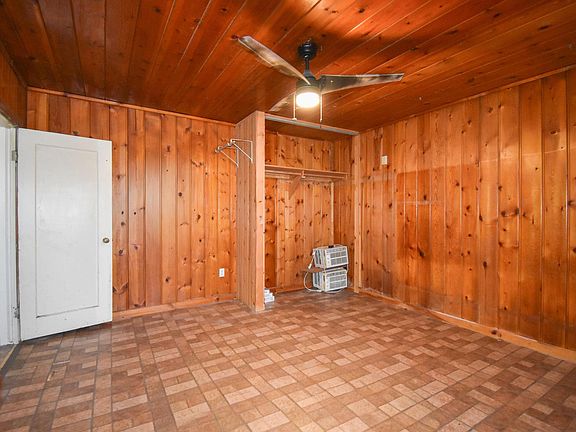 4th image of 42419 3rd Ave E