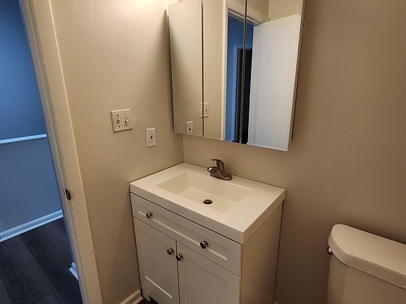 3rd image of 12730 Woodside Ln