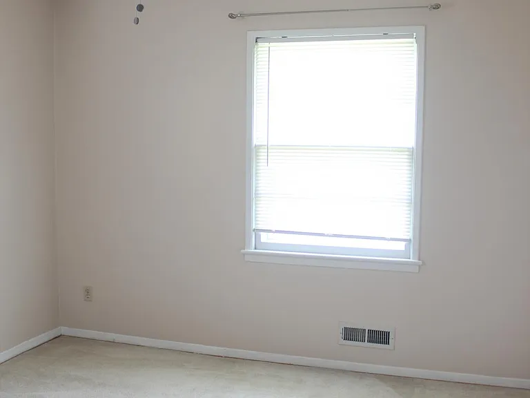 1819 Westmoreland St — Photo 11