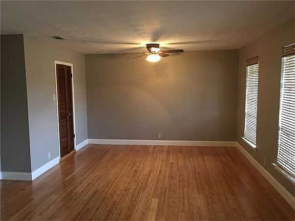 4th image of 1810 Nie Pkwy
