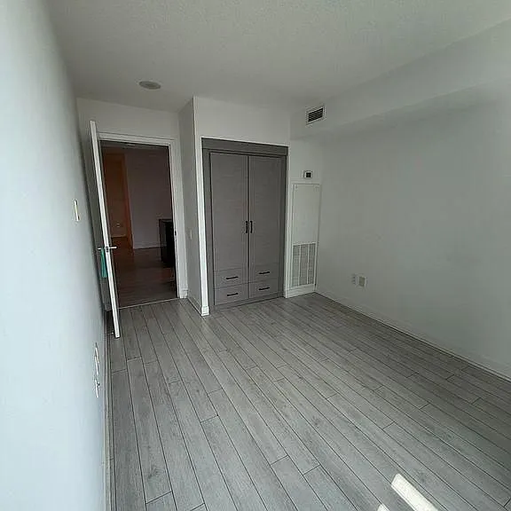 33 Singer Ct #611 — Photo 17