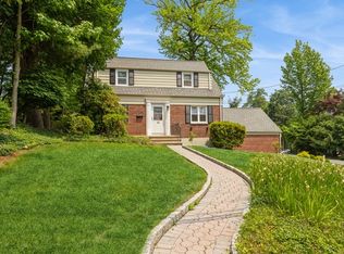 79 Lexington Ave, Cresskill, NJ 07626