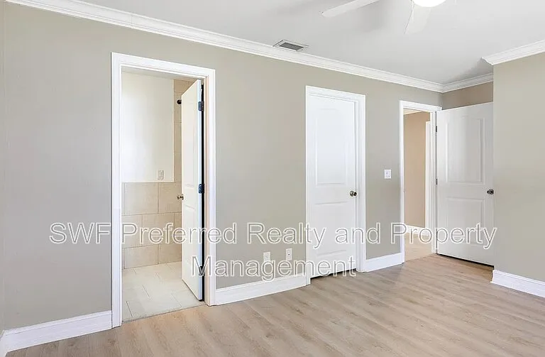 919 SW 48th Ter — Photo 9