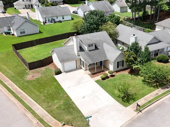 1501 N Hampton Ct, Hampton, GA 30228