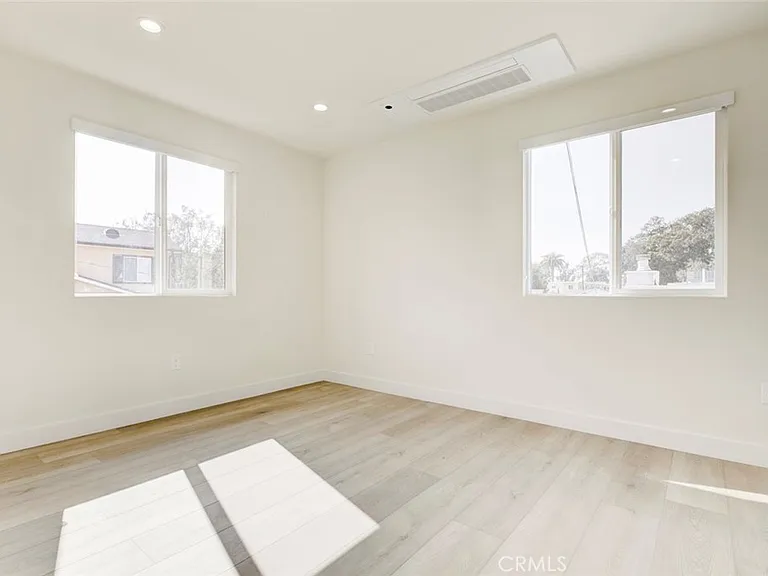 1070 Allen Ave #D — Photo 18