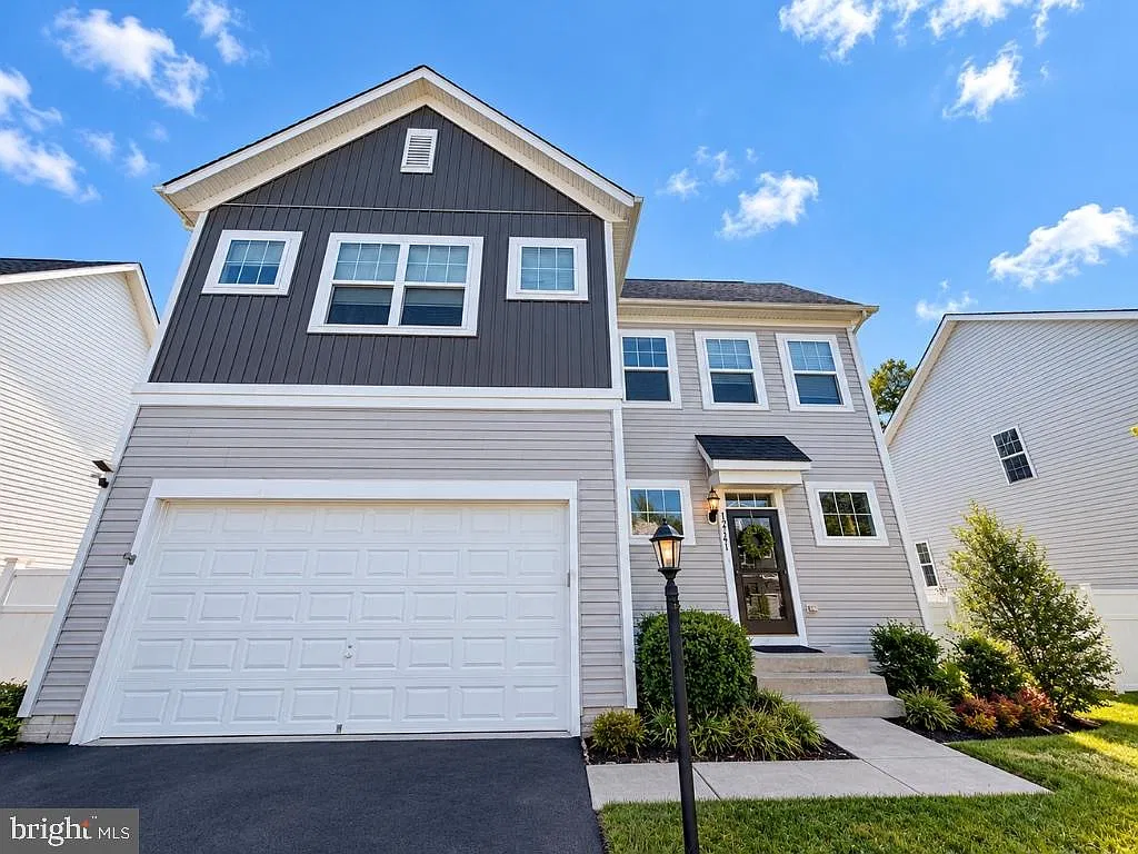 4 bed, 3.0 bath, 3212 sqft, $3,700 — Photo 2
