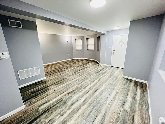 3rd image of 3650 S Wolcott Ave