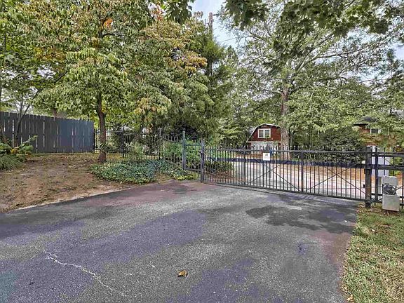 3rd image of 3425 River Dr Unit 3425B
