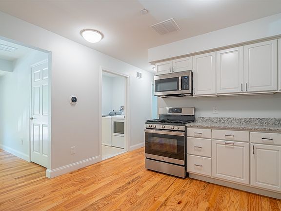 4th image of 31 Randolph Dr #31