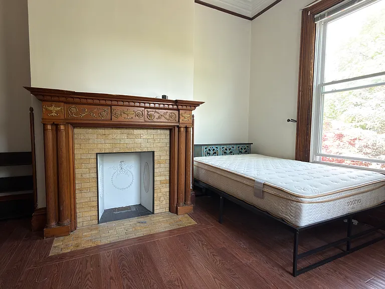 189 Hope St #2 — Photo 8