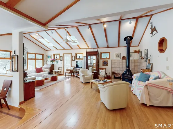 29 Carol Street, Danbury, CT 06810