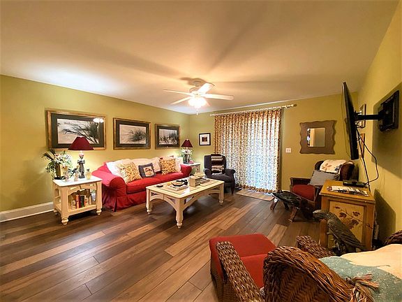 5th image of 250 Parkside Cir #110
