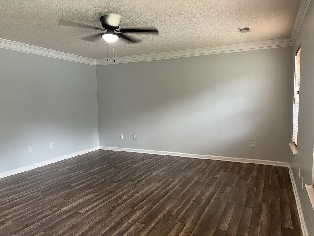 3 bed, 2.0 bath, 1396 sqft, $1,995 — Photo 3