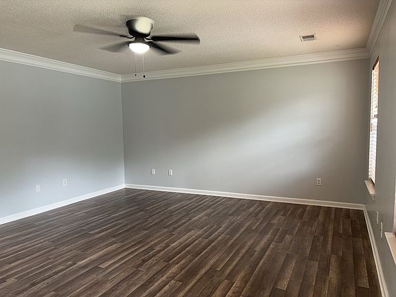 3rd image of 4868 Habersham Ln