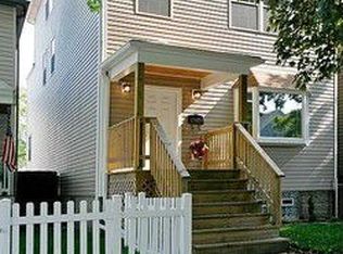 564 W 43rd Pl, Chicago, IL 60609