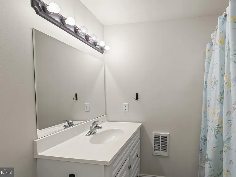106 W Main Ave #4 — Photo 18